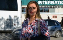 İSTİKLAL CADDESİ - İmzayı Attı, Eyleme Gitti