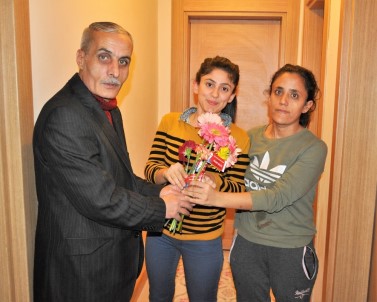 Muhtar Adayı Kılıç Kadınları Unutmadı