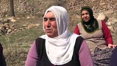 Şalvarlarını Giyip 'Çelik-Çomak' Oynuyorlar