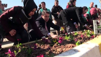 Şırnak'ta Hükümlüler Çiçek Ekti