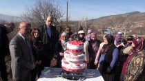 RECEP GÖKÇE - Tarlada Çalışan Kadınlara Yaş Pastalı Kadınlar Günü Kutlaması