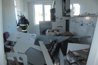 SARıLAR - Tüpgaz Patlaması Evi Kullanılmaz Hale Getirdi