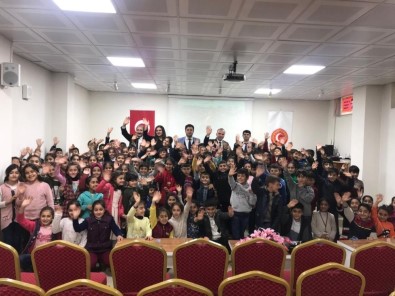 Türkiye Gaziler Ve Şehit Aileleri Vakfı Öğrencilere Malzeme Yardımda Bulundu