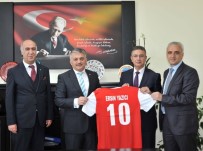 FUTBOL TAKIMI - Vali Yazıcı, Balıkesir Üniversitesini Ziyaret Etti