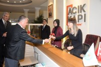 DÜNYA KADıNLAR GÜNÜ - Vali Yazıcı'dan Kadınlara Karanfil