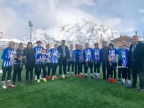 İSMAIL ÖZDEMIR - VEDAŞ'tan Kadın Futbolculara '8 Mart' Sürprizi