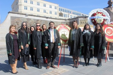 'Yeryüzünde Her 3 Kadından 1'İ Şiddet Görüyor'