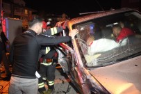 Konya'da Feci Kaza... İki Aracın Kafa Kafaya Çarpıştığı Anlar Kameraya Böyle Yansıdı