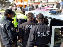 REHİN - Taksiciyi Rehin Alan Kadın, Polisleri Zor Anlar Yaşattı