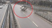 YAVUZ SULTAN SELİM - Virajı Alamayan Kamyonetin Devrilme Anı Güvenlik Kamerasında