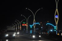 İPEKYOLU - Yüksekova Caddelerinde Işıklandırma Çalışmaları