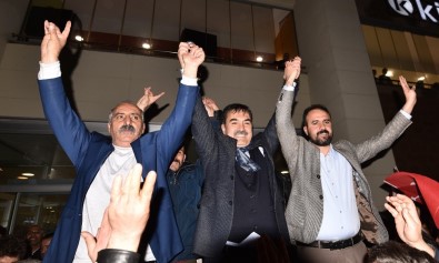Ahlat'ta AK Parti Ve MHP'den Seçim Kutlaması