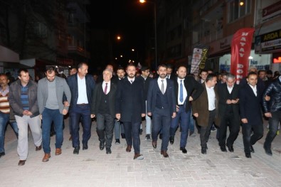 Bucak'ta AK Parti Zaferini Kutladı