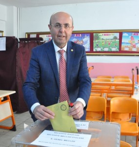 CHP, 25 Yıl Sonra Kırşehir'de Belediye Başkanlığını Aldı