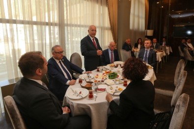 Başkan Yaşar'dan Meclis Üyelerine 'Kapılarınızı Açın' Nasihati