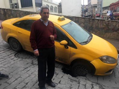 Beyoğlu'nda Yol Çöktü