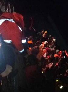 Enez'de Lastik Botta 43 Düzensiz Göçmen Yakalandı