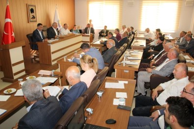Erdemli Belediye Meclisi Yeni Dönemin İlk Toplantısını Yaptı