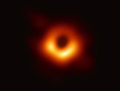 İlk kara delik fotoğrafı yayınladı