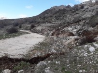 TOPRAK KAYMASI - Isparta'da Toprak Kayması Tehdidi