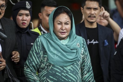 Malezya'nın Eski First Lady'sine Yeni Yolsuzluk Suçlaması