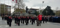TÜRK BAYRAĞI - Öğrenciler Polis Marşını Söylediler