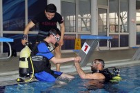 SÜLEYMAN DEMIREL ÜNIVERSITESI - Otizmli Çocukların Havuzdaki Tüplü Dalış Tecrübesi