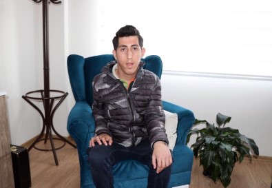 (Özel) Ablası Gibi Ölmemesi İçin 80 Bin TL'ye İhtiyacı Var