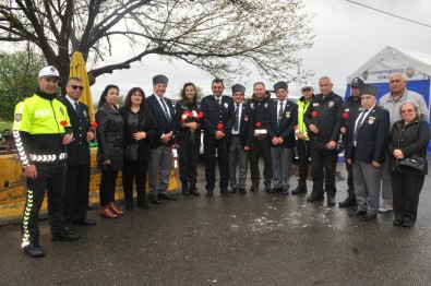 Şehit Aileleri Görev Başındaki Polisleri Ziyaret Etti