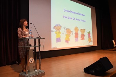 Üniversitede 'Çocuk İhmali Ve İstismarı' Konferansı