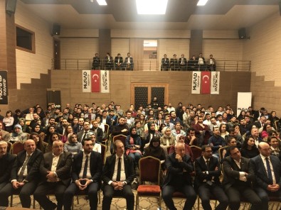 Ünlü Tasarımcı Şafak Çak MÜSİAD'ta Tecrübelerini Paylaştı