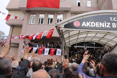 AK Parti'nin Mersin Merkezde Seçilen İlk Belediye Başkanı Mazbatasını Aldı