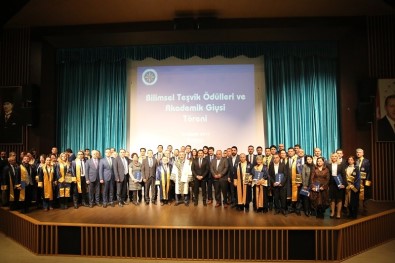 ARÜ'de 'Bilimsel Teşvik Ödülleri Ve Akademik Giysi Töreni' Gerçekleştirildi