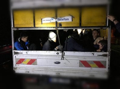 Çanakkale'de 47 Afganistan Uyruklu Kaçak Mülteci Yakalandı