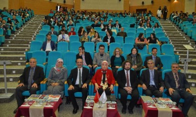 KAEÜ'si Tıp Fakültesi Öğrencileri 'Tıp Öğrencileri Sempozyumun'da Bir Araya Geldi