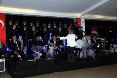 Kayseri'de İlk Defa Polis Korosu Konser Verdi