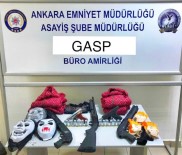 KİRALIK ARAÇ - Maskeli Hırsızlar Akaryakıt İstasyonunu Böyle Soydular