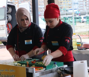 Rize'de Lise Öğrencileri Yemekleriyle Yarıştı