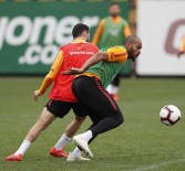 METİN OKTAY - Başkan Cengiz Ve Albayrak'tan Takıma Derbi Morali