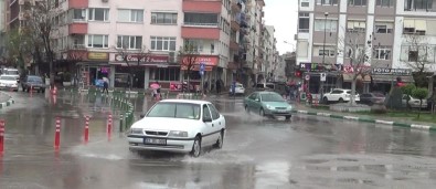 Kırklareli'de Yağmur Etkili Oluyor