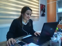 DİKKATSİZLİK - Uzmanlardan Cep Telefonunu Elinden Düşürmeyen Gençlere Uyarı