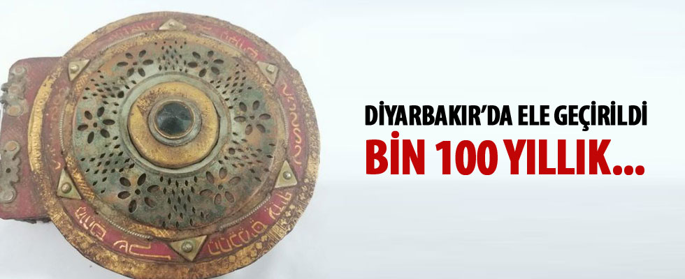 Diyarbakır'da bin 100 yıllık altın yazmalı dini motifli kitap ele geçirildi