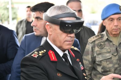Jandarma Genel Komutanı Çetin, Isparta'da Giyilebilir Son Teknolojik Ürünleri Denedi