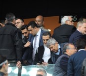 A MİLLİ FUTBOL TAKIMI - Lucescu Tribünde