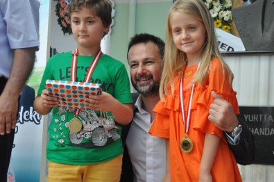 Rüştü Kazım Yücelen Resim, Şiir Ve Öykü Yarışması'nın Ödülleri Sahiplerini Arıyor