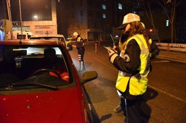 Trafik polisi kural tanımayan sürücüleri affetmedi