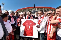 SAKIP SABANCI - Antalyaspor'un Simgesi Akrep Heykeli Törenle Açıldı