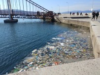 DENİZ KİRLİLİĞİ - Bandırma'da Deniz Kirliliği