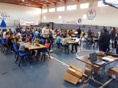 Güroymak'ta Okullar Arası Satranç Turnuvası