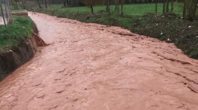 Kırıkkale'de Sağanak Sele Yol Açtı